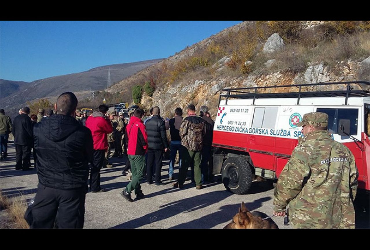 HGSS, specijalna, krim policija, lovci i volonteri u potrazi za nestalim Dujmovićem
