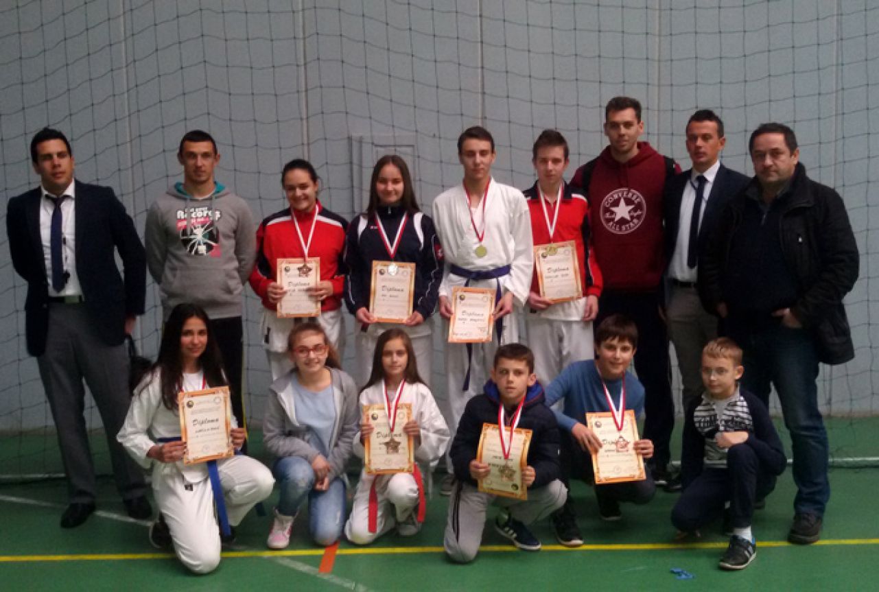 Karate klub Zrinjski osvojio 13 medalja u petom kolu