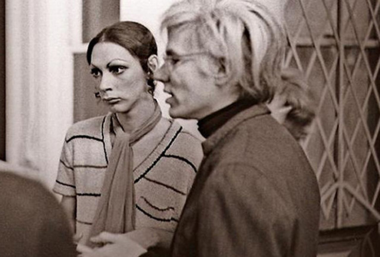 Umrla Holly Woodlawn, Reedova inspiracija i Warholova muza
