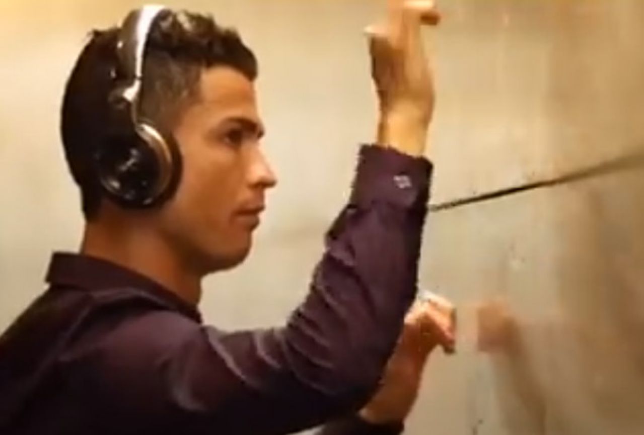 Cristiano Ronaldo odsvirao Zvončiće