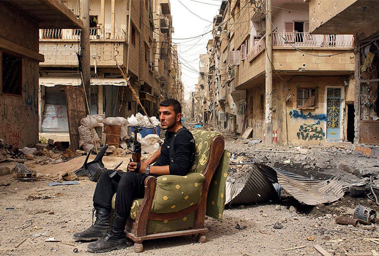 Evakuacijom pobunjenika pao Homs ''glavni grad revolucije''