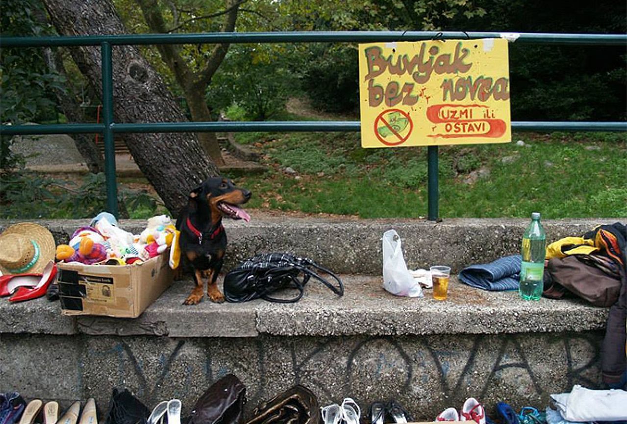 Buvljak bez novca u Mostaru: Što ne koristiš donesi, što ti treba odnesi