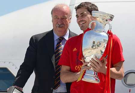 https://storage.bljesak.info/article/141767/450x310/vicente-del-bosque-iker-casillas.jpg