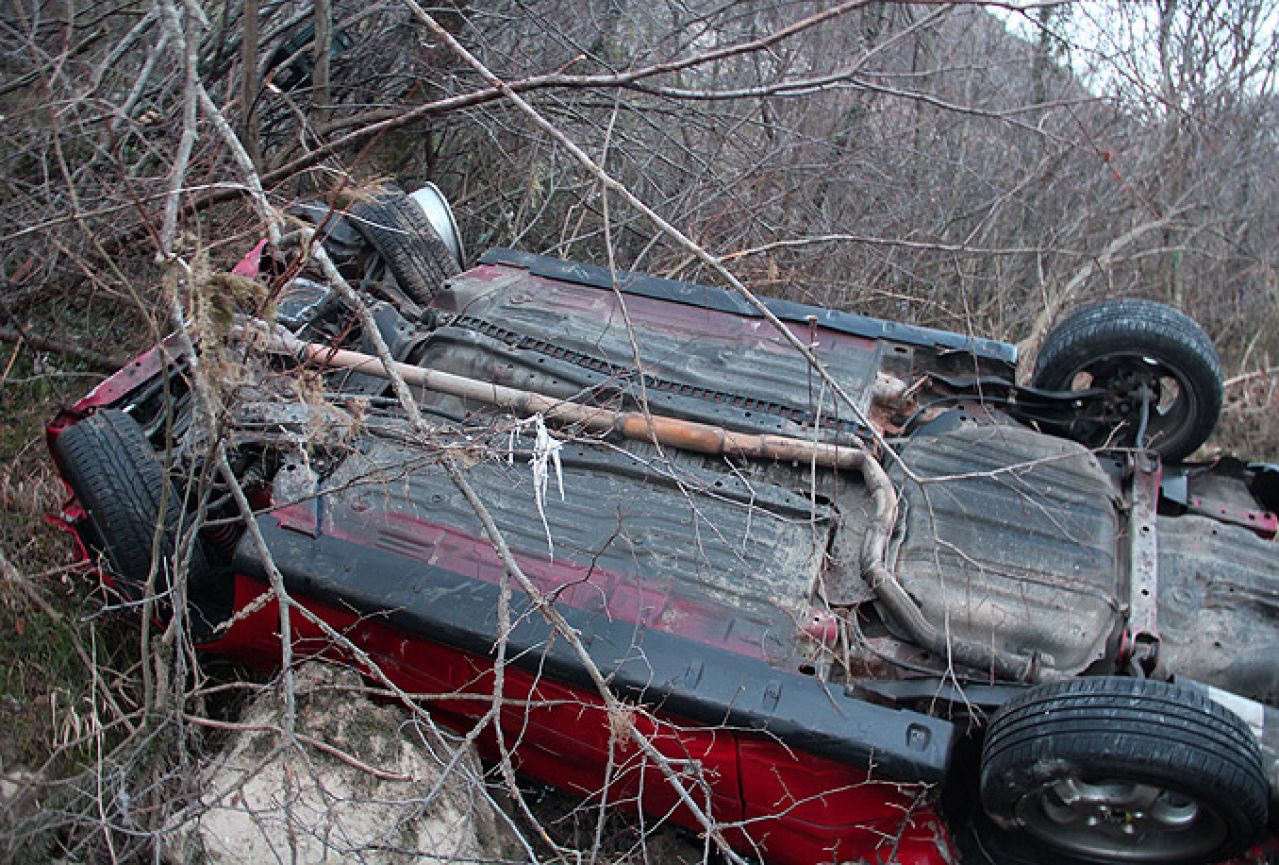 Teška nesreća južno od Mostara: Automobilom sletjeli do Neretve