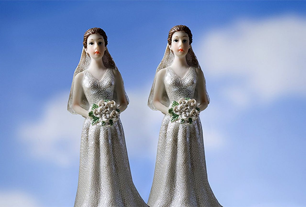 Slovenci odbili gay brakove