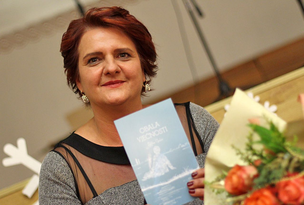 Posušje: Željka Galić predstavila zbirku pjesama ''Obala vječnosti''