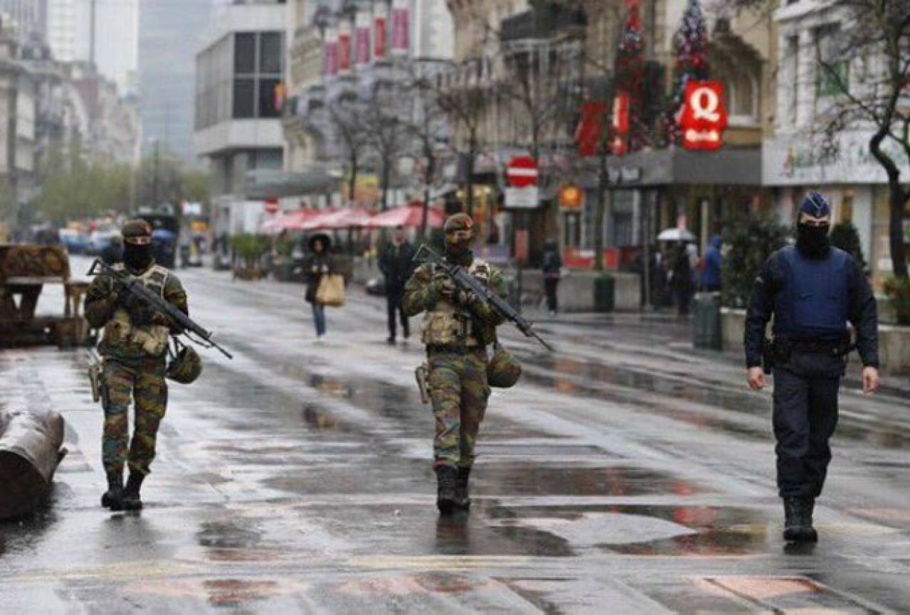 Belgijska policija privela pet osoba koje se dovode u vezu s napadima u Parizu