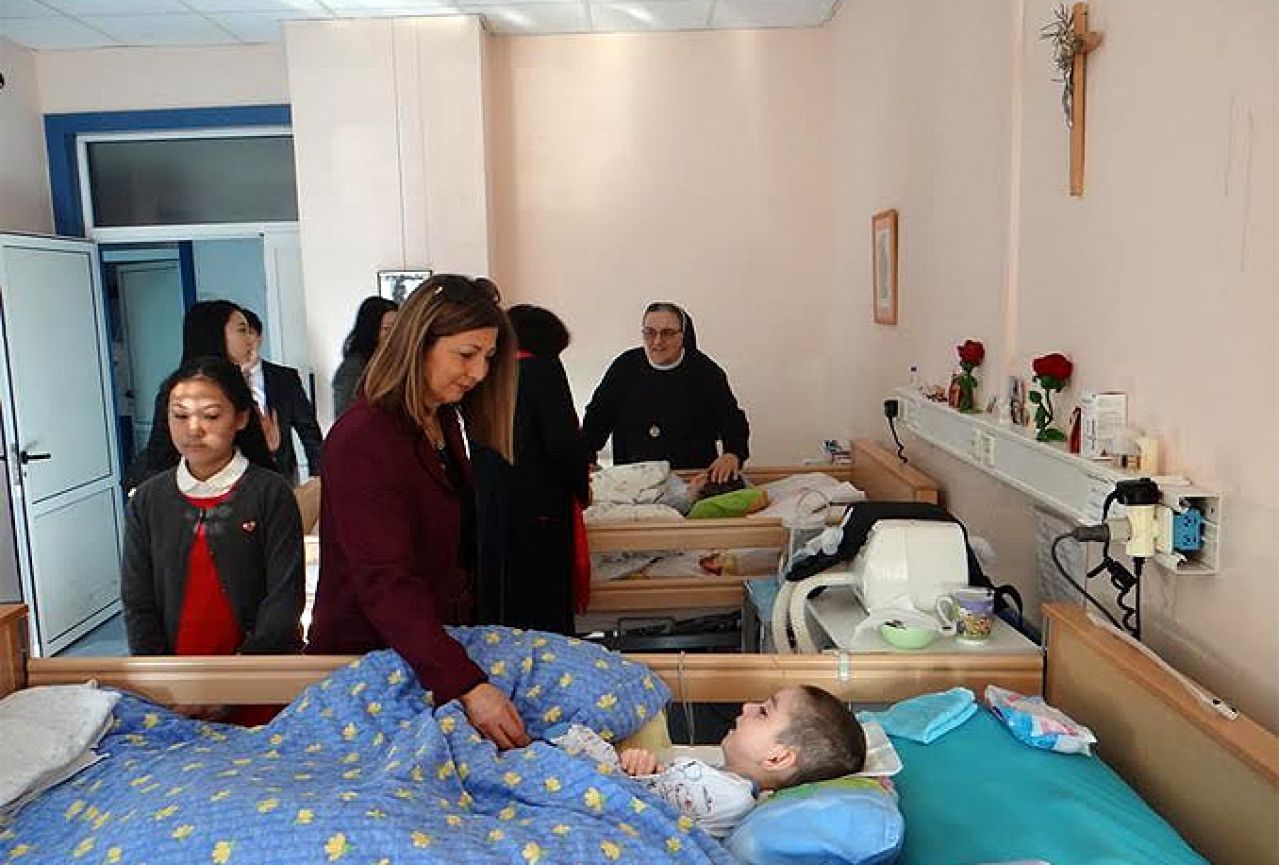 Kina donirala pomagala za rad s djecom s posebnim potrebama u Mostaru
