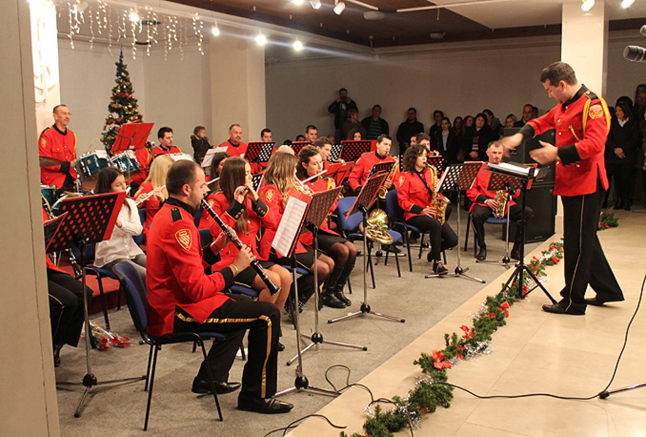 Hrvatska glazba Mostarcima darovala prekrasan božićni koncert