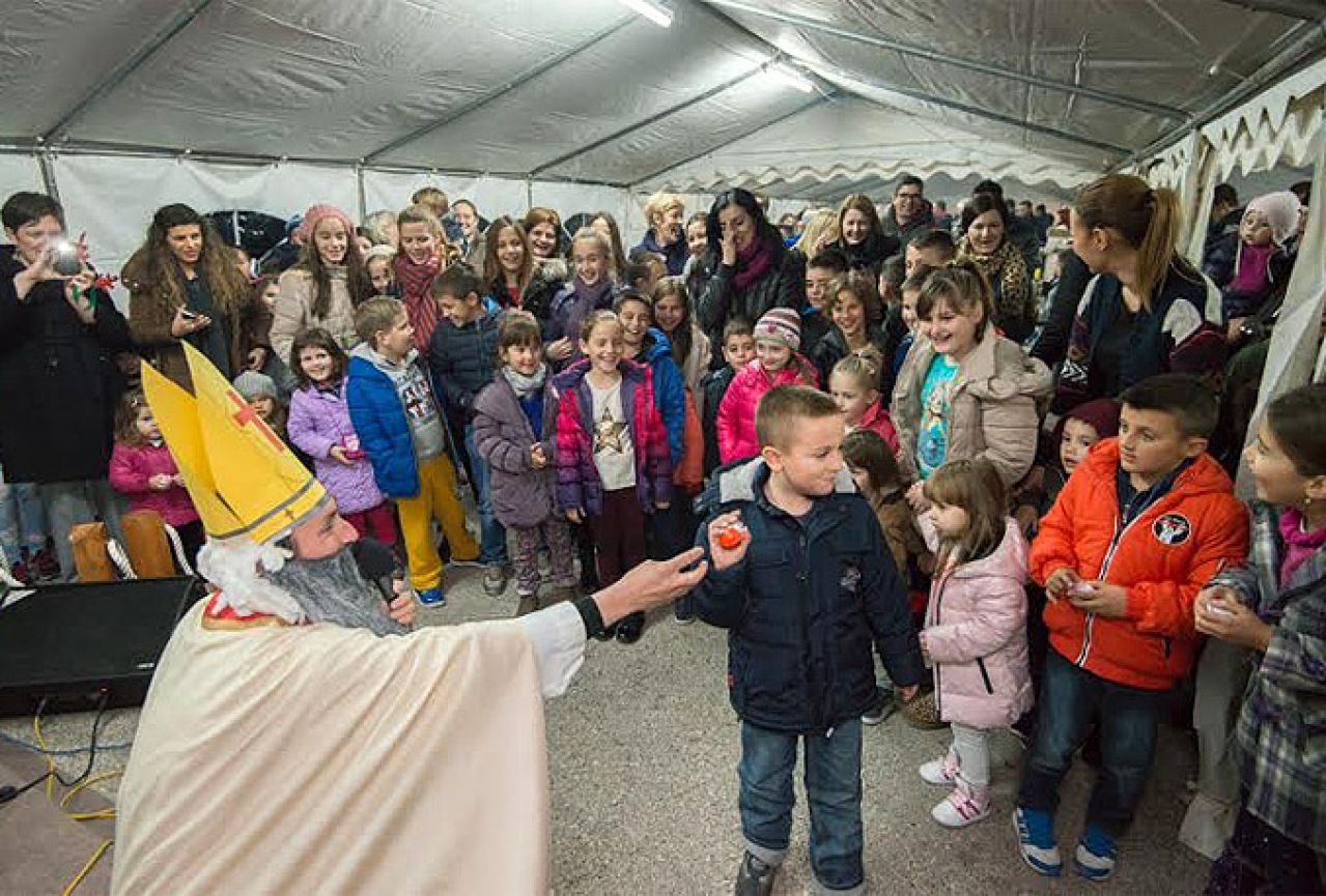 Božićno druženje u Neumu - 'Nek se i oni Božiću raduju'