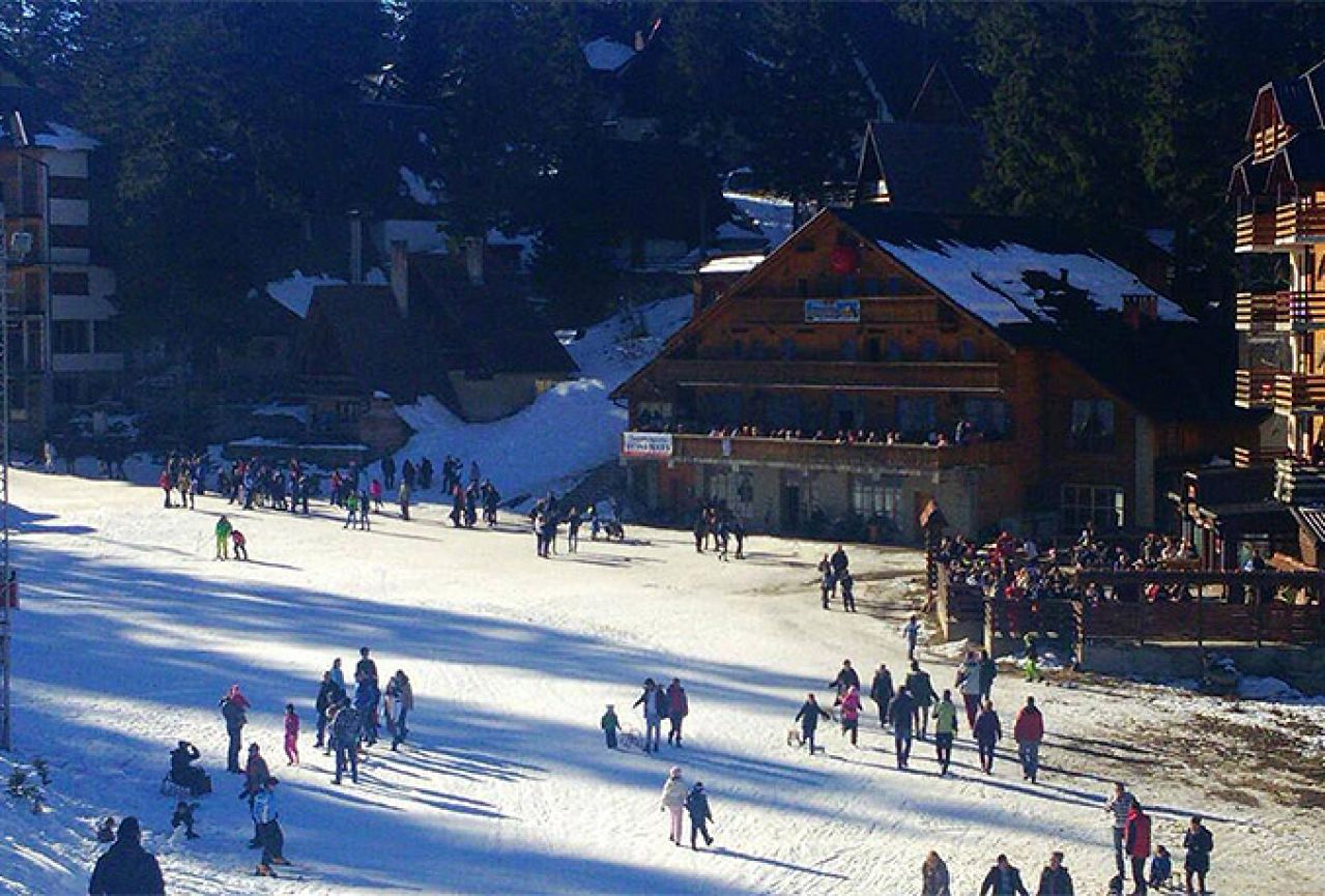 Oko deset tisuća posjetitelja na otvaranju zimske turističke sezone na Vlašiću