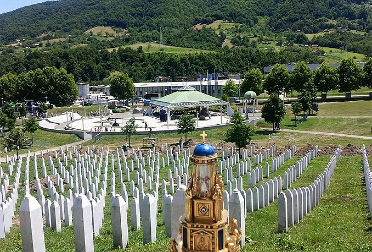 Podignute optužnice zbog zločina u Srebrenici