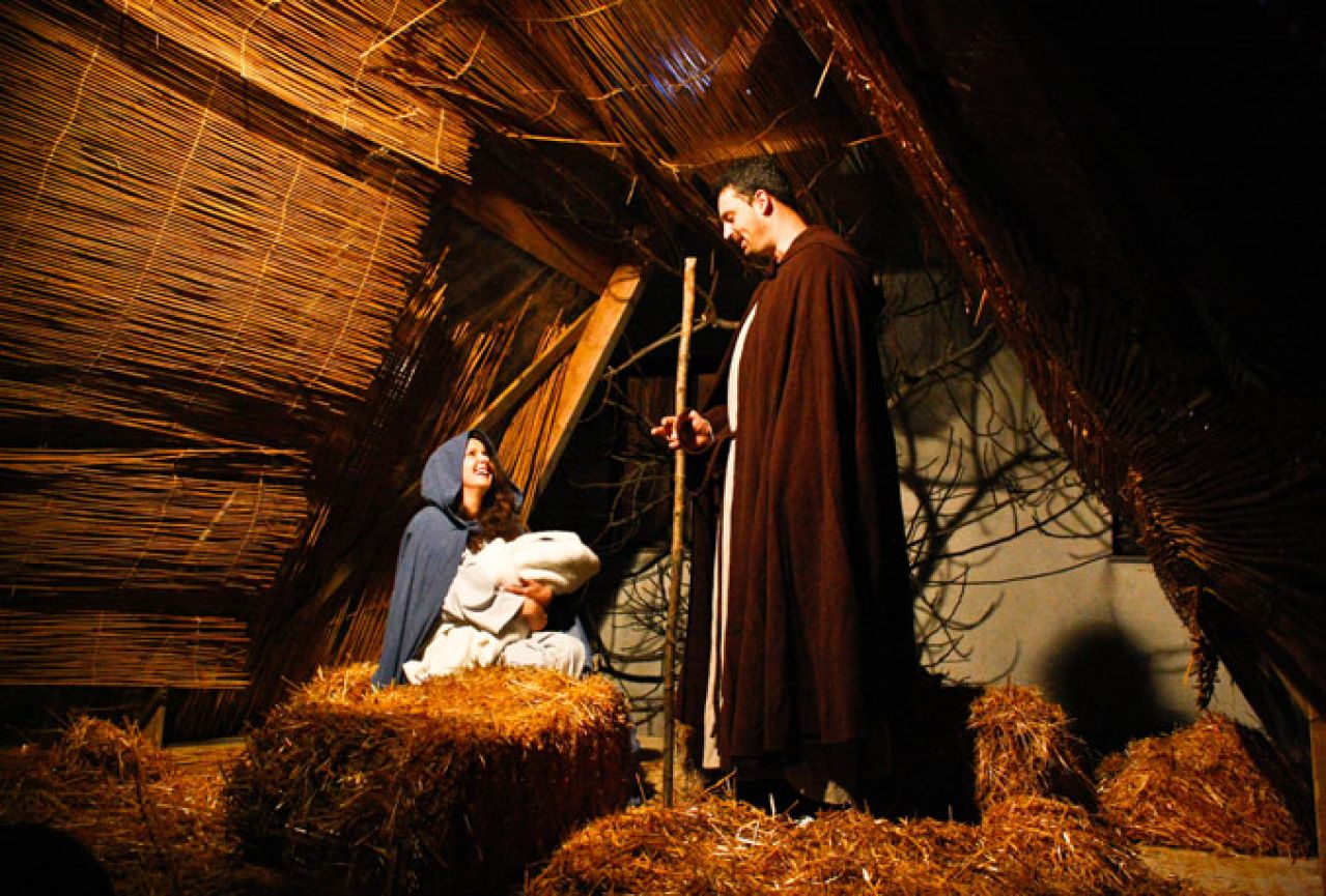 Božić - blagdan kad kršćani slave rođenje Bogočovjeka Isusa Krista