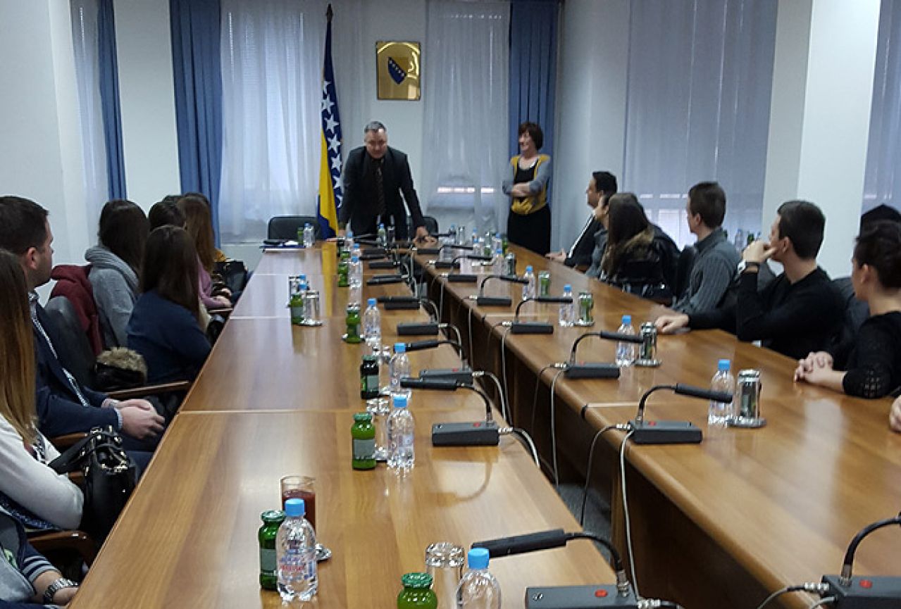 Ministar Vujanović održao predavanje studentima Ekonomskog fakulteta u Mostaru
