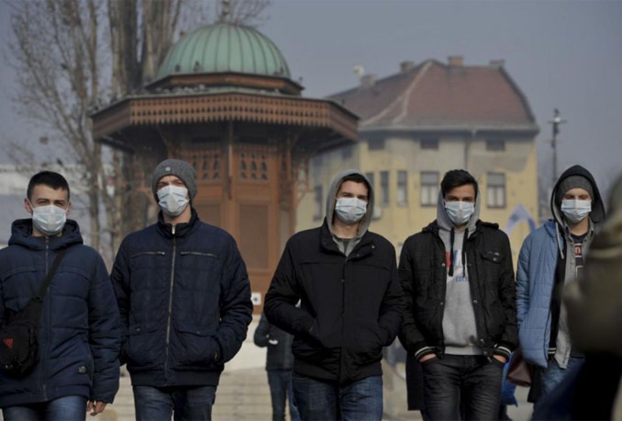 Zrak i dalje nezdrav i opasan: Koristite maske prilikom disanja