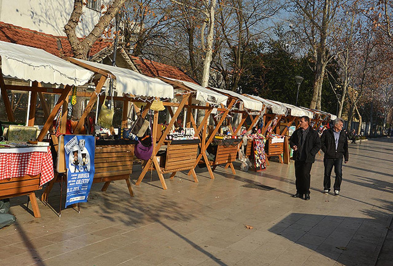 Proljeće se ne da iz Mostara: Građani uživaju u toplom vremenu