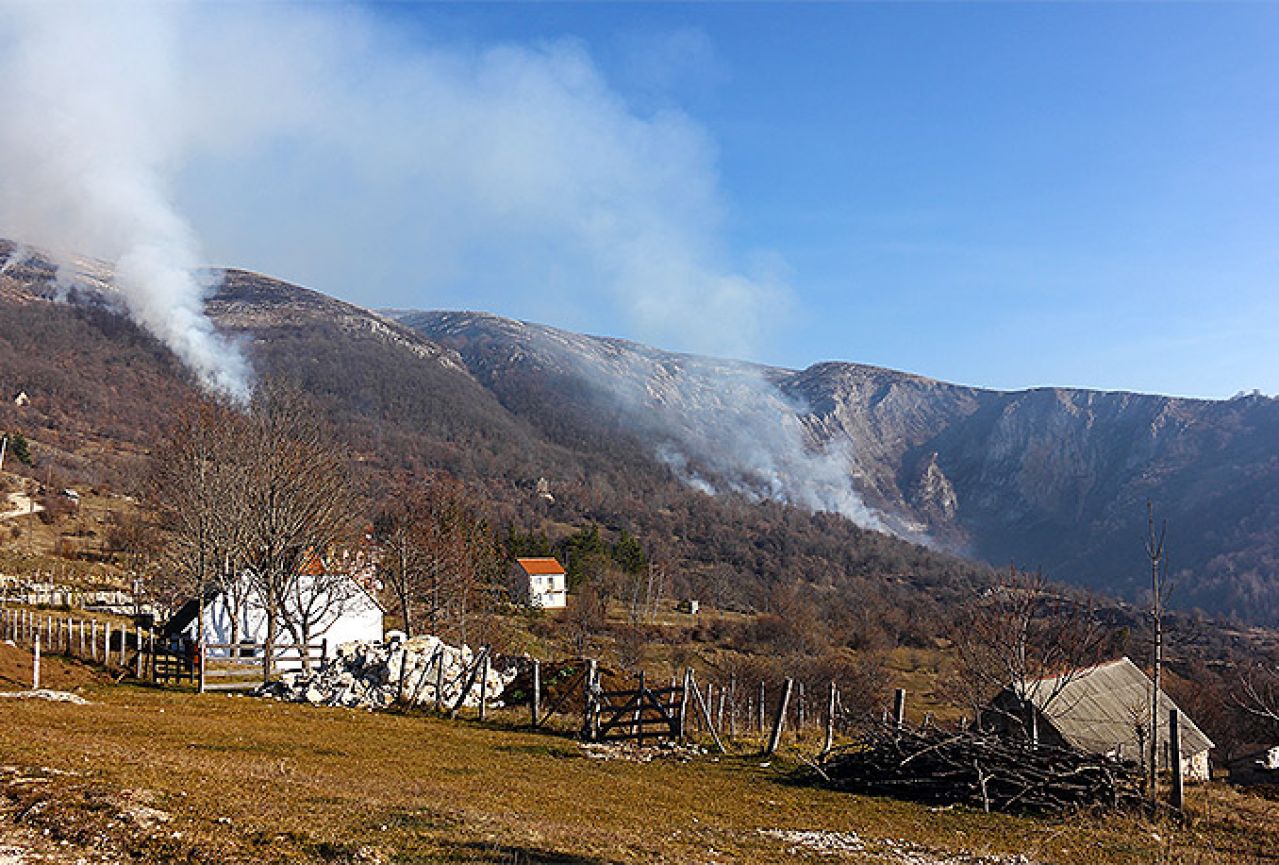 U Hercegovini aktivno nekoliko požara: Za jedan krivi i nemarni lovci