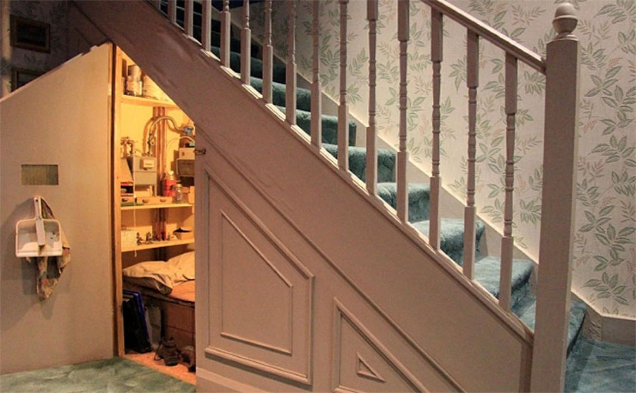 Uredila ormar ispod stubišta u svojoj kući da izgleda kao onaj gdje je živio Harry Potter