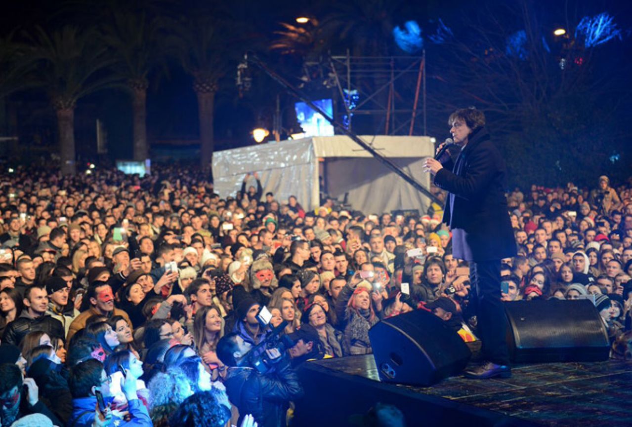Veliki broj Mostaraca s Čolom u Budvi dočekao Novu 2016. godinu