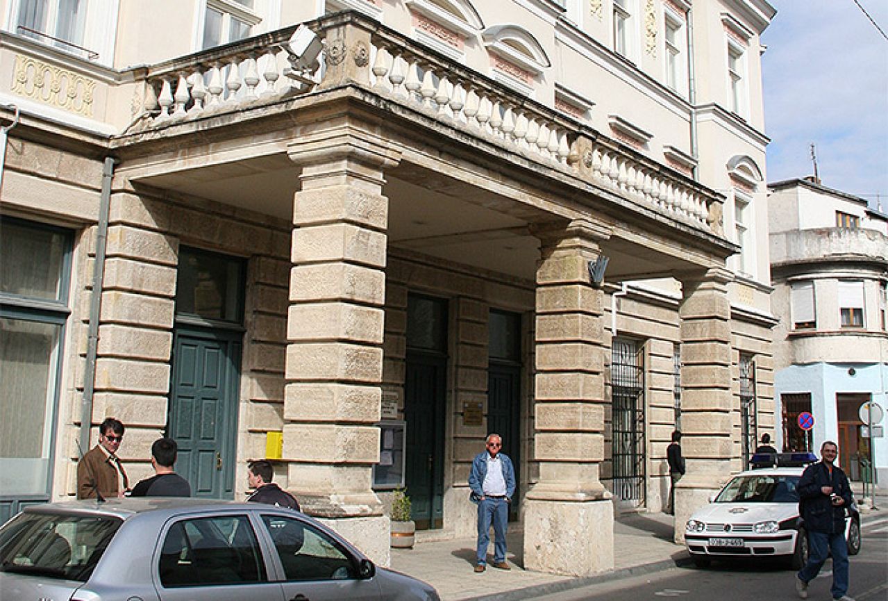 Mostar: U zgradu suda dolaze federalna ministarstva, Staklena banka kao rezerva