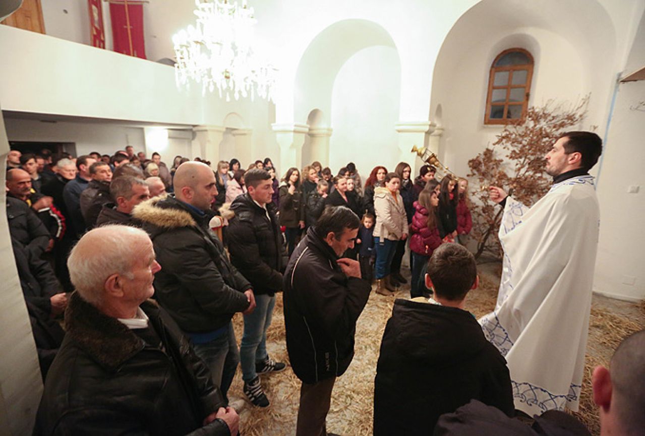Božićna liturgija u Mostaru služit će se ove godine na četiri mjesta