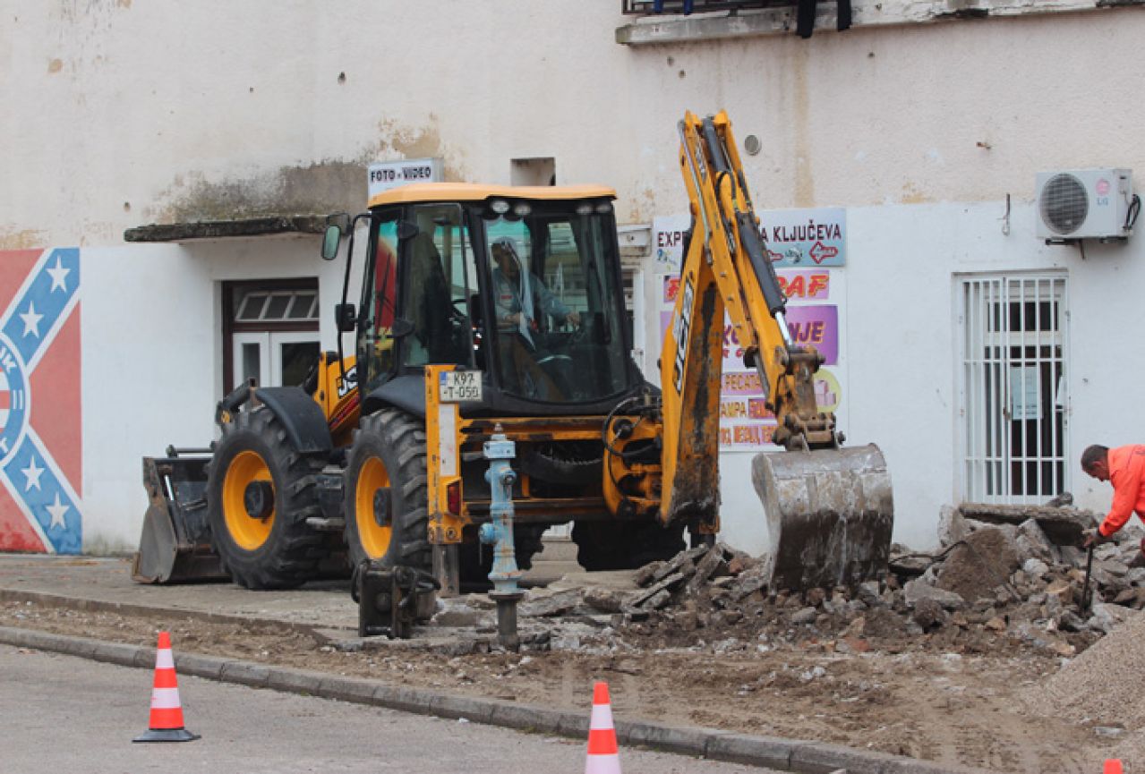 Započela druga faza rekonstrukcije nogostupa u Čapljini