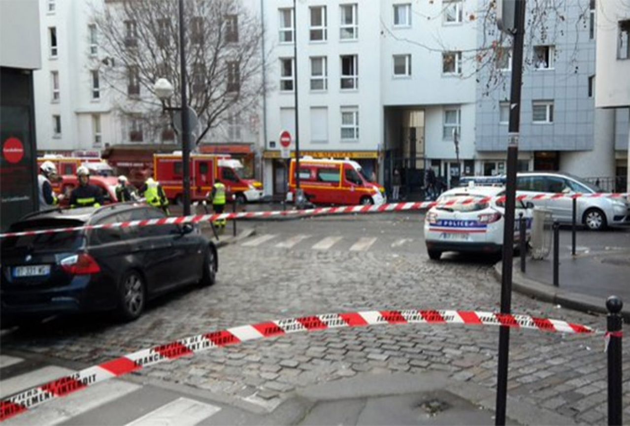 Ubijen muškarac koji je s lažnim prslukom pokušao ući u policijsku postaju