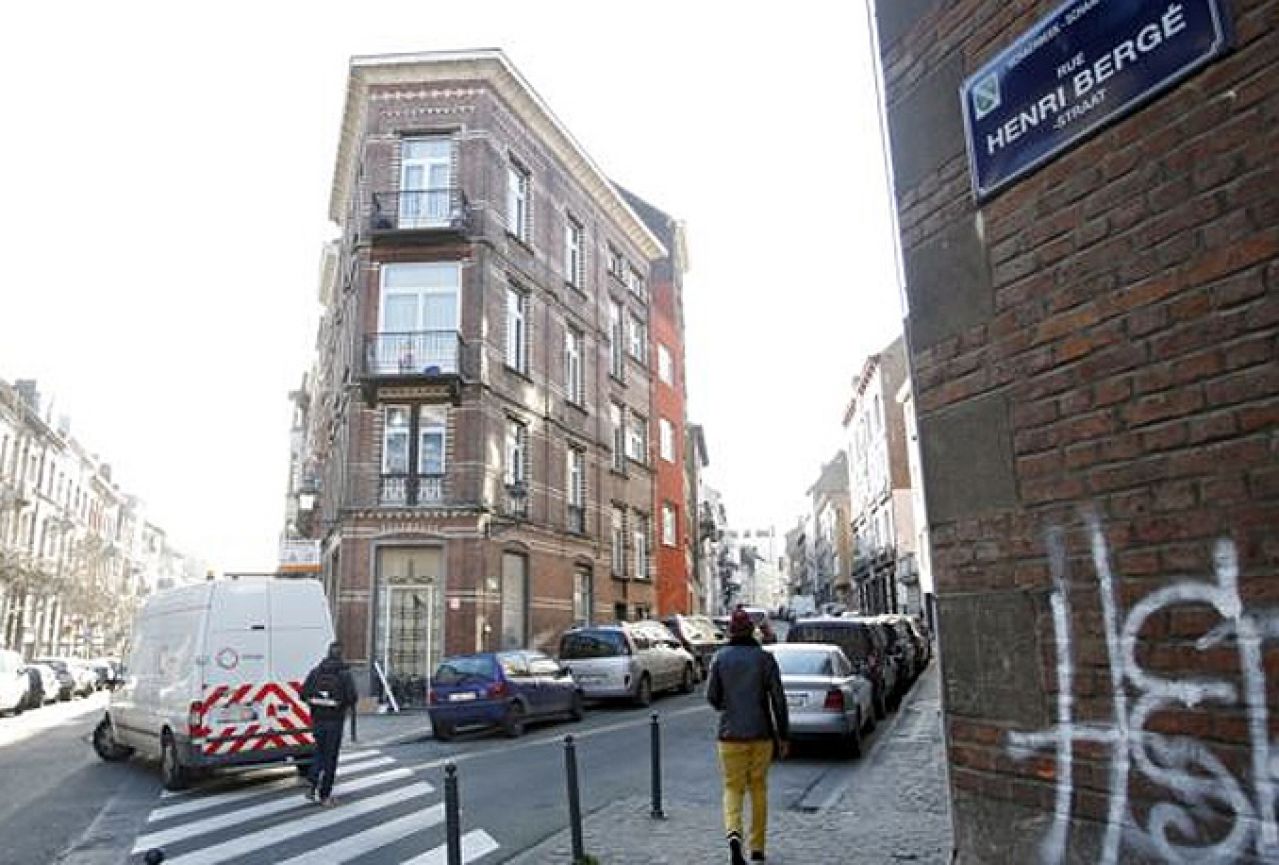 Otkrivene tri "sigurne kuće" koje su koristili napadači u Parizu 