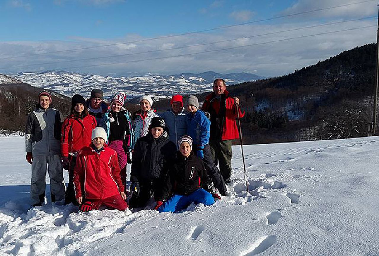 Izviđači ''Radobolje'' zimovali u Vitezu