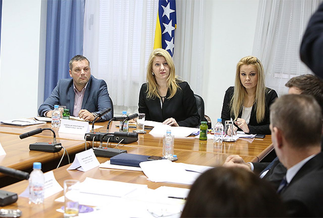 Dilberović: Svi smo kao društvena zajednica zakazali kada je u pitanju vršnjačko nasilje