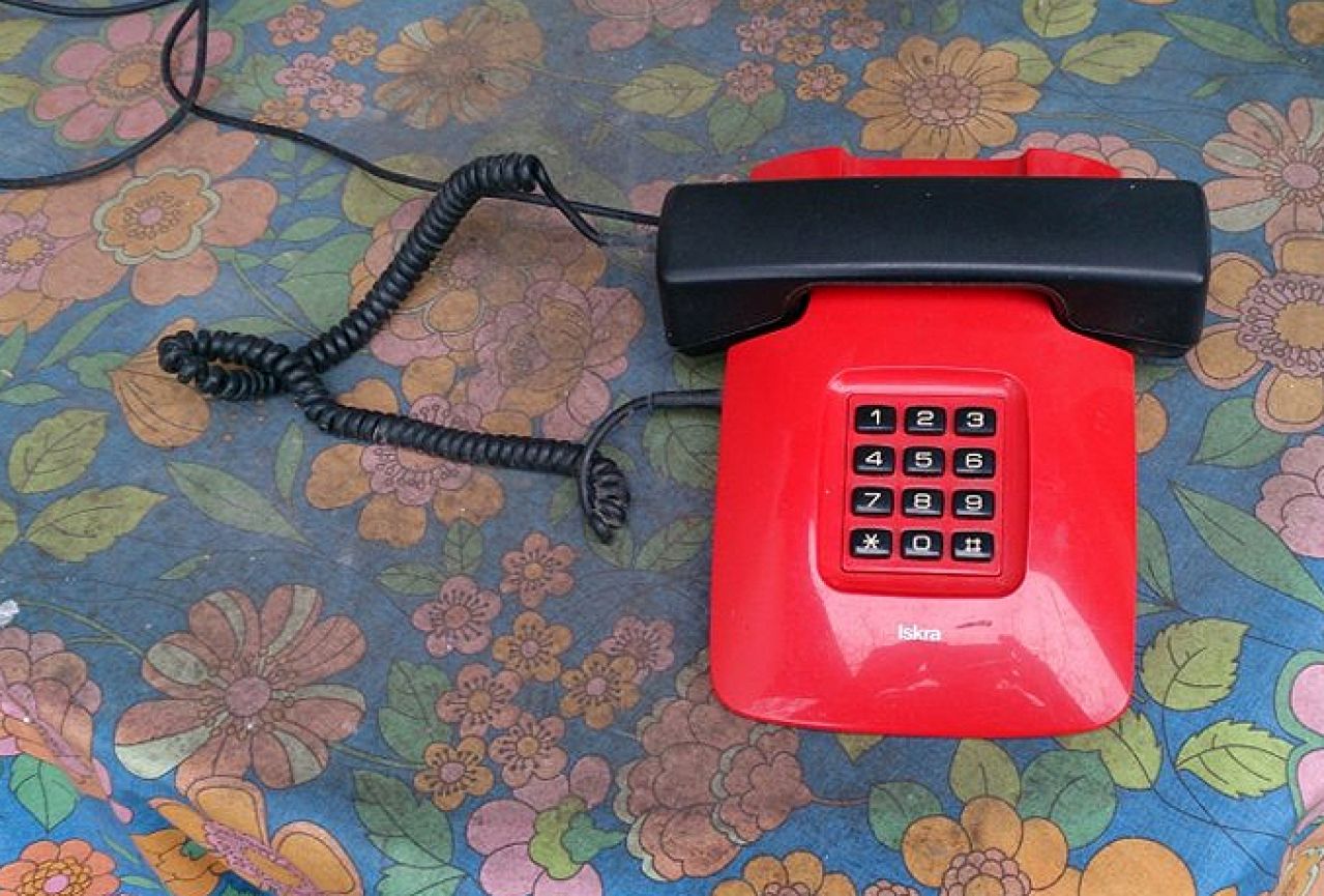 Inicijativa za Hrabri telefon: Telefon za anonimne prijave vršnjačkog nasilja