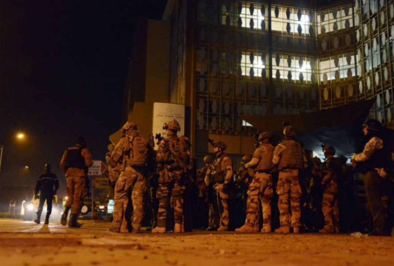 Okončana talačka kriza u hotelu, oslobođeno 126 osoba, Al Kaida preuzela odgovornost
