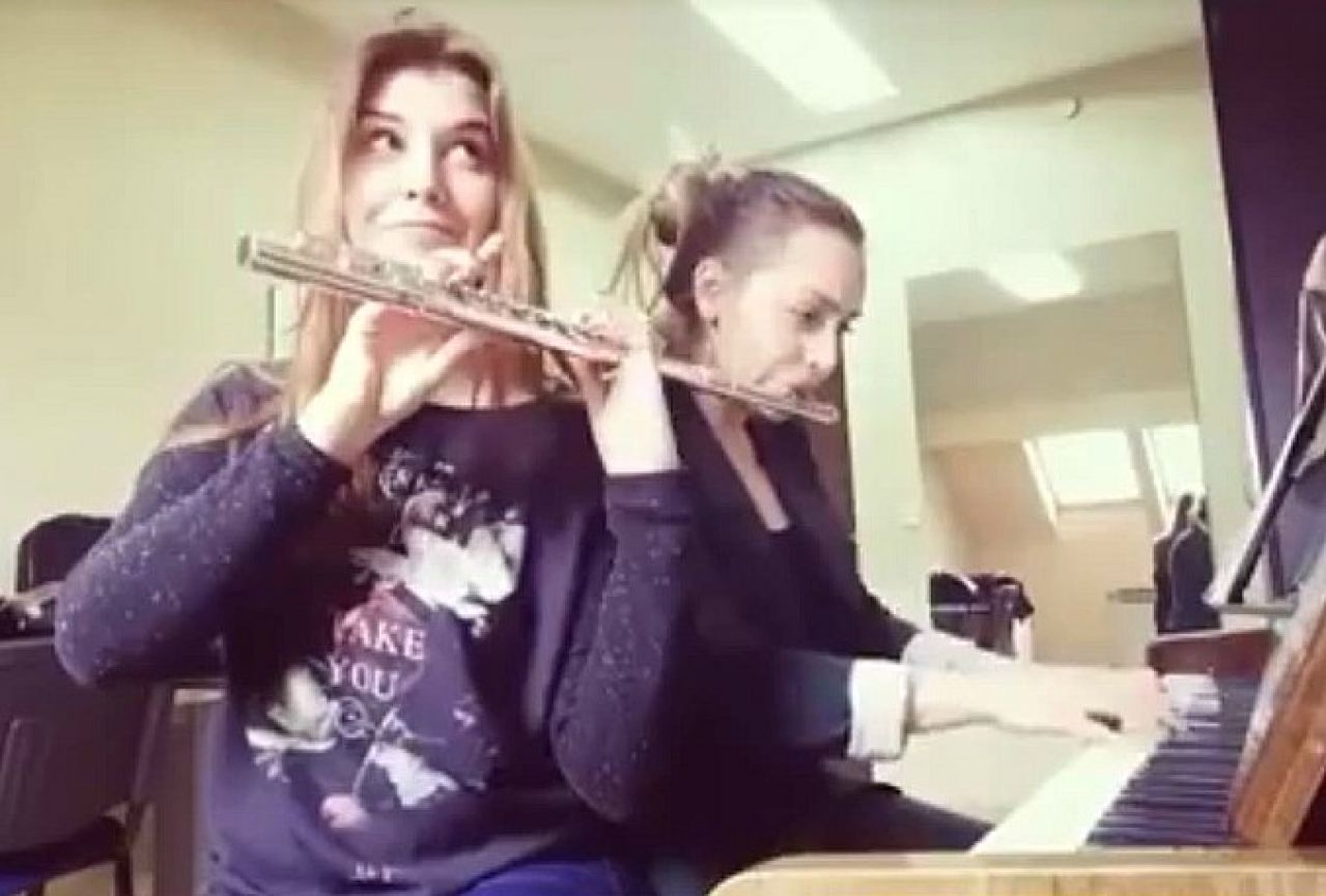Studentice iz Sarajeva osvojile internet izvedbom Mozarta