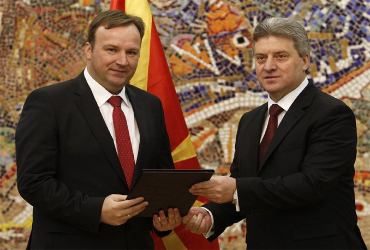 Potvrđena prijelazna vlada Makedonije - na čelu Emil Dimitiriev