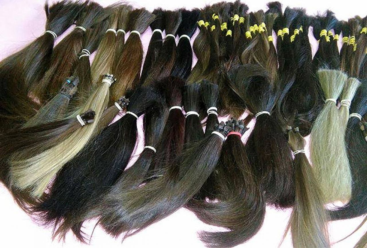 Humane Hercegovke darovale kosu za bolesnu djecu