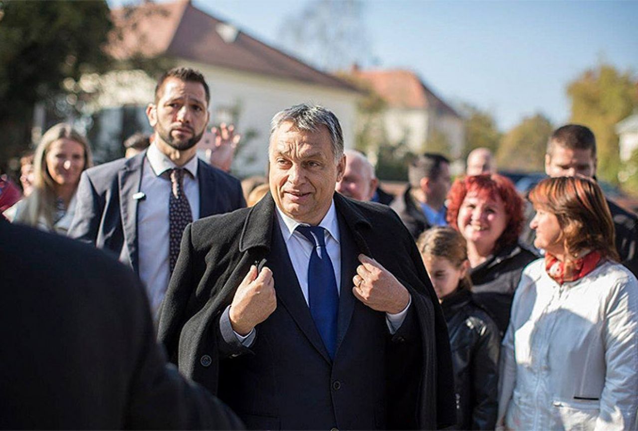 Orban: Mađarska nikada više neće dopustiti izbjeglicama da uđu na njenu teritoriju