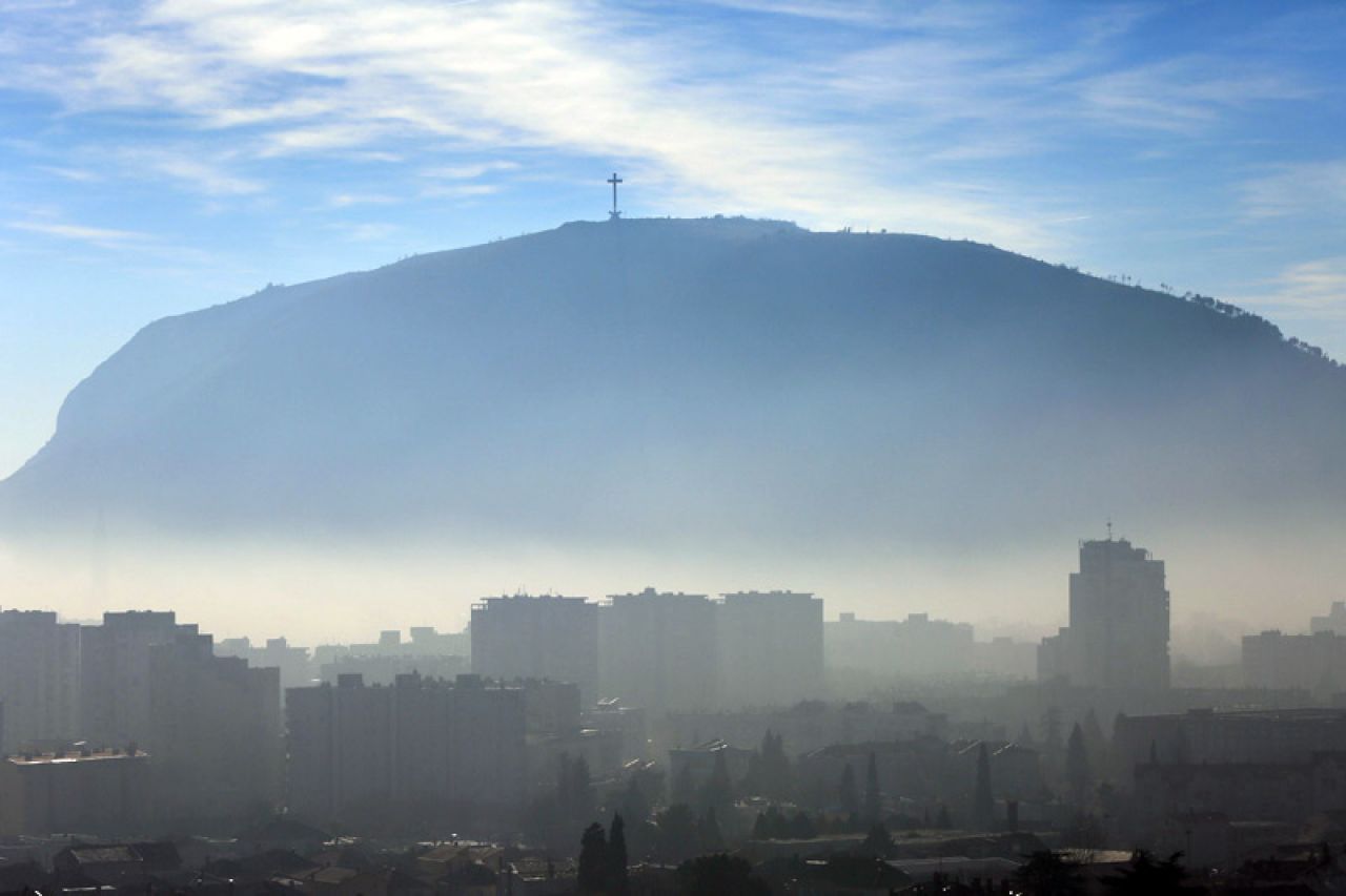 OHR i Amerikanci u Mostaru: Traži, traži sve što želiš prstom mi pokaži