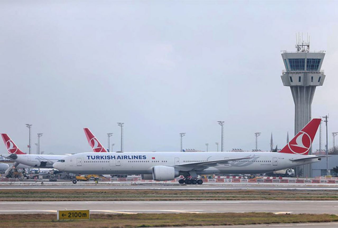 U avionu Turkish Airlinesa nije pronađena bomba