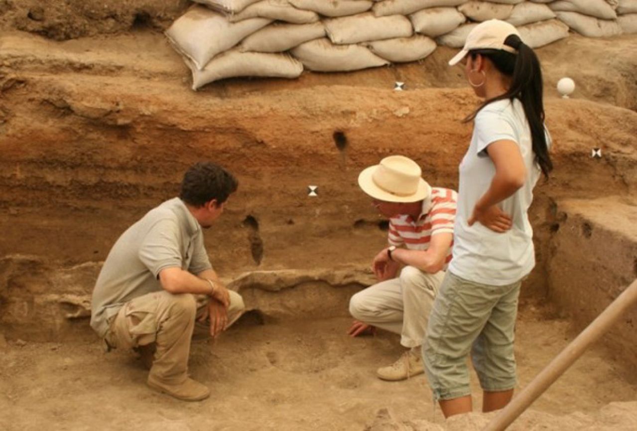 Arheolozi pronašli šest artifekata koji su pripadali ženama žrtvama obreda
