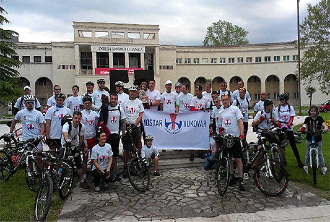 Biciklistička karavana prijateljstva Mostar-Vukovar krenula na put dug 400 km