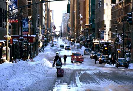 https://storage.bljesak.info/article/146074/450x310/snijeg-new-york-ulica.jpg