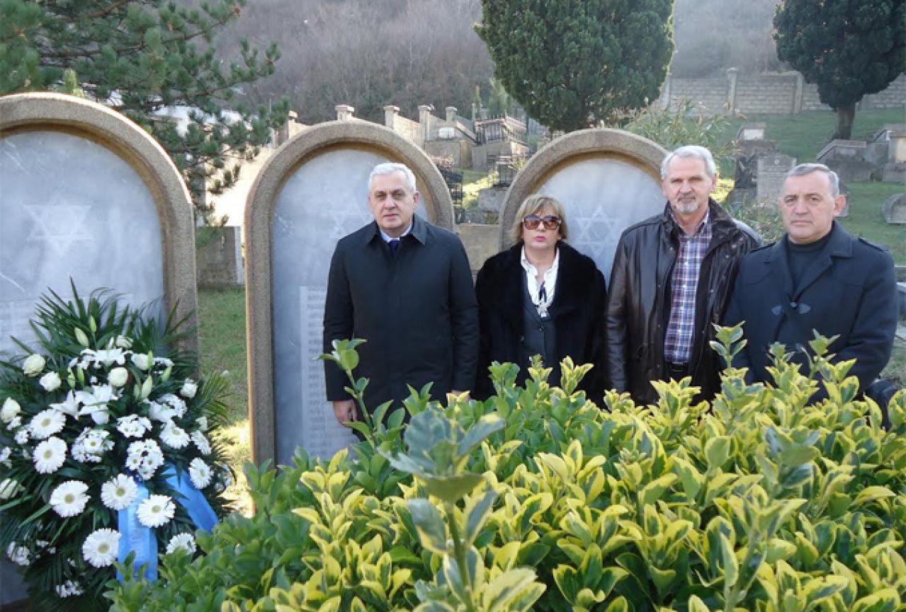 Na mostarskom groblju Sutina obilježen Međunarodni dan holokausta