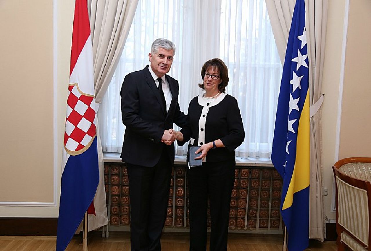 Cormack čestitala Čoviću objavu datuma podnošenja zahtjeva za članstvo u EU