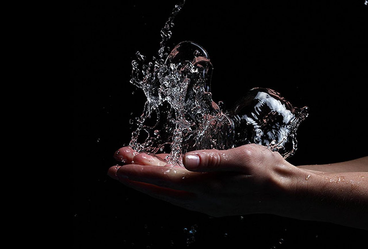 Znate li zašto se prsti smežuraju u vodi? 