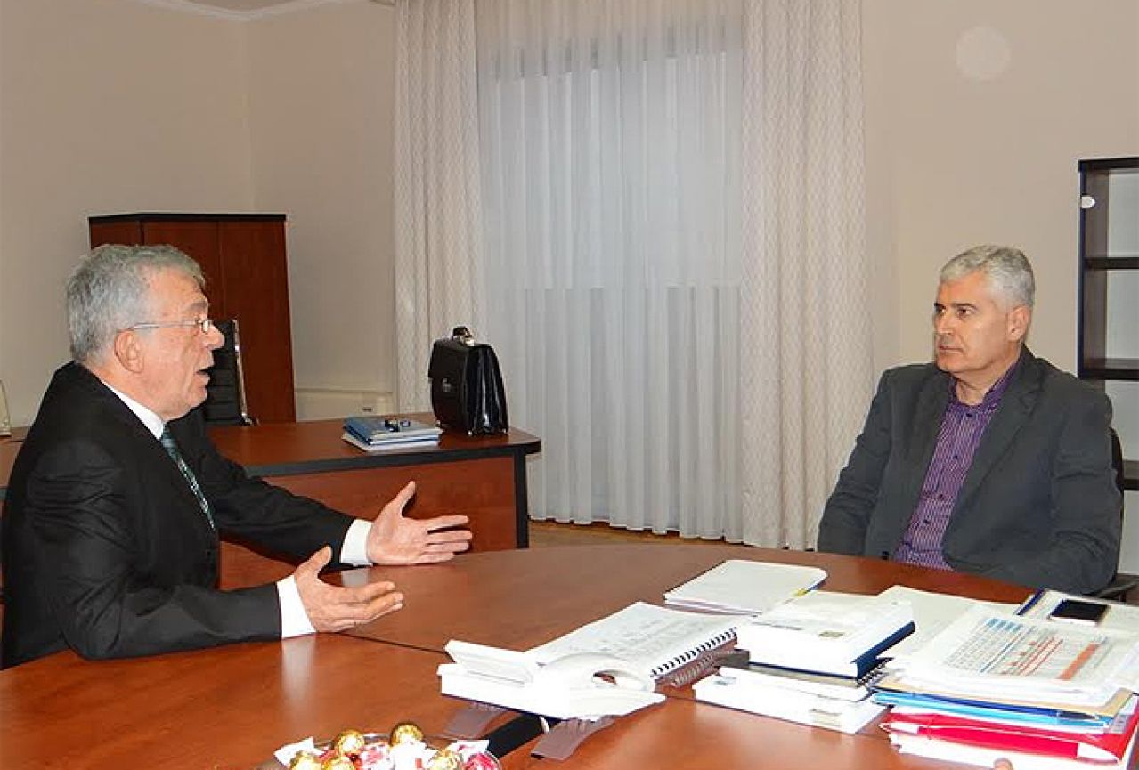 Dragan Čović s konzulom Srbije Goranom Stojkovićem
