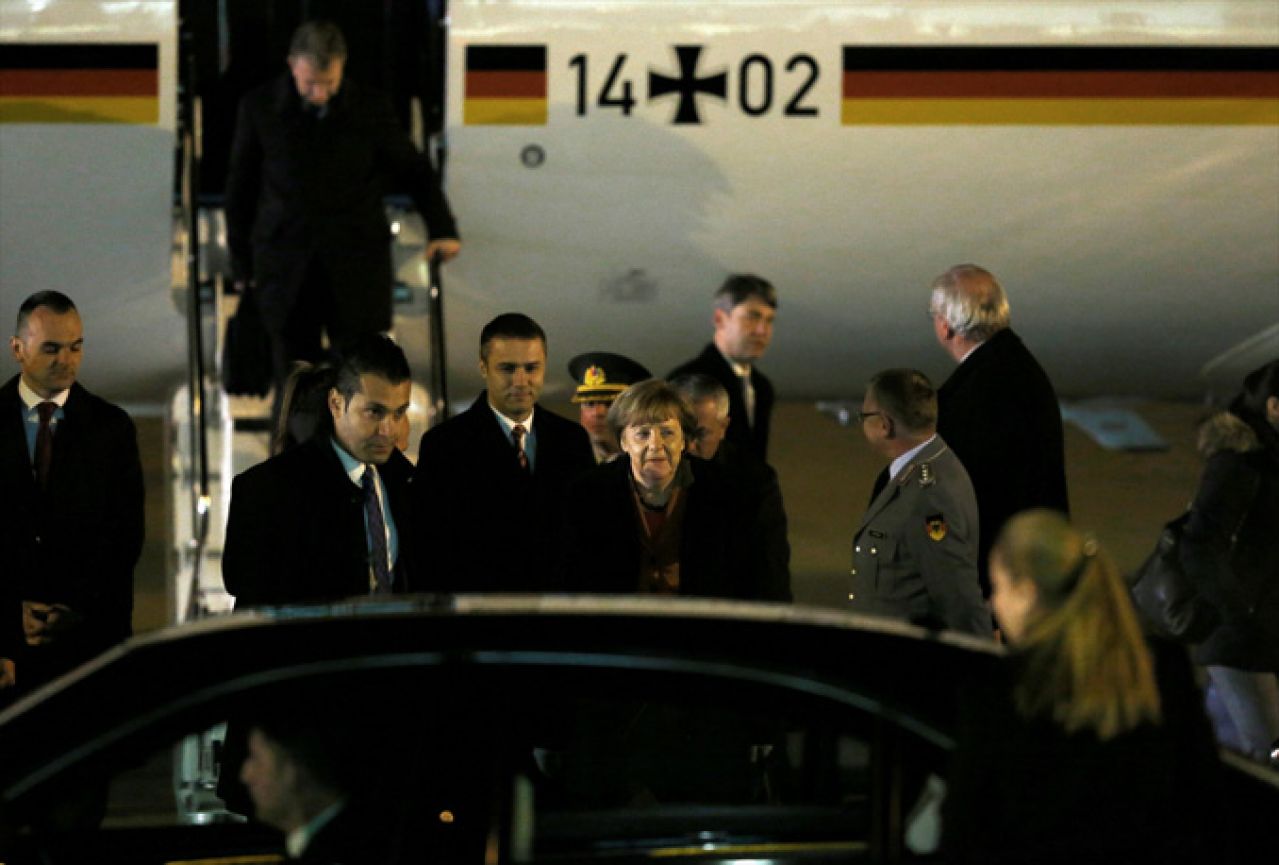 Merkel doputovala u Ankaru zbog razgovora o izbjegličkoj krizi