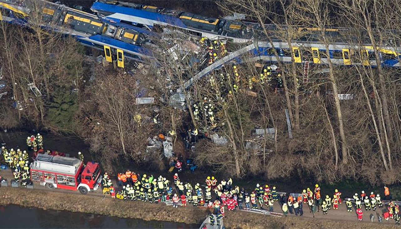 U sudaru vlakova u Njemačkoj poginulo osam ljudi, 150 ozlijeđeno