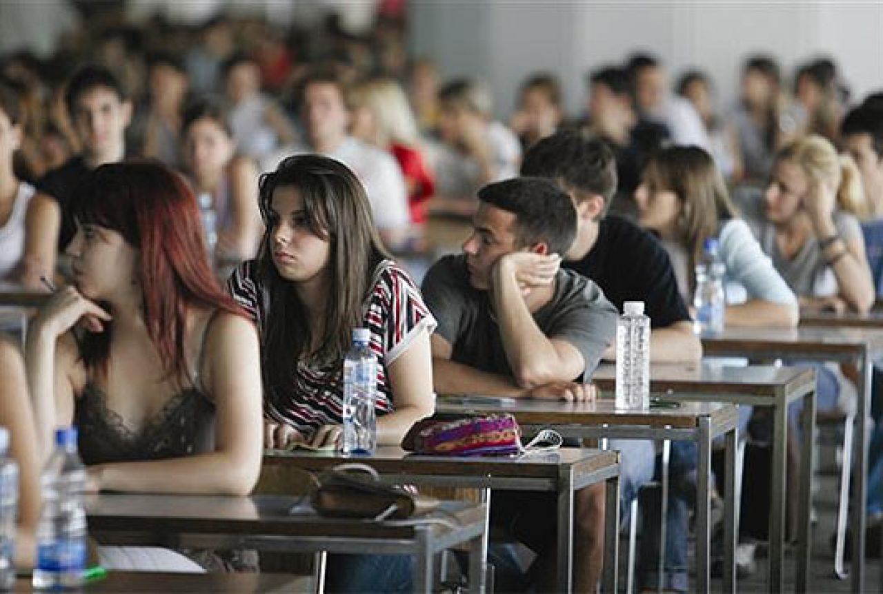 Prijemni ispiti u Mostaru: Nelogičnosti preko leđa studenata 