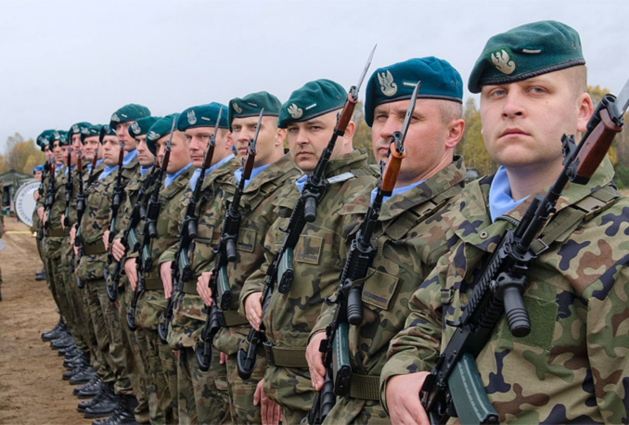 Poljska ide u rat s Islamskom državom, ali traži uslugu od NATO-a