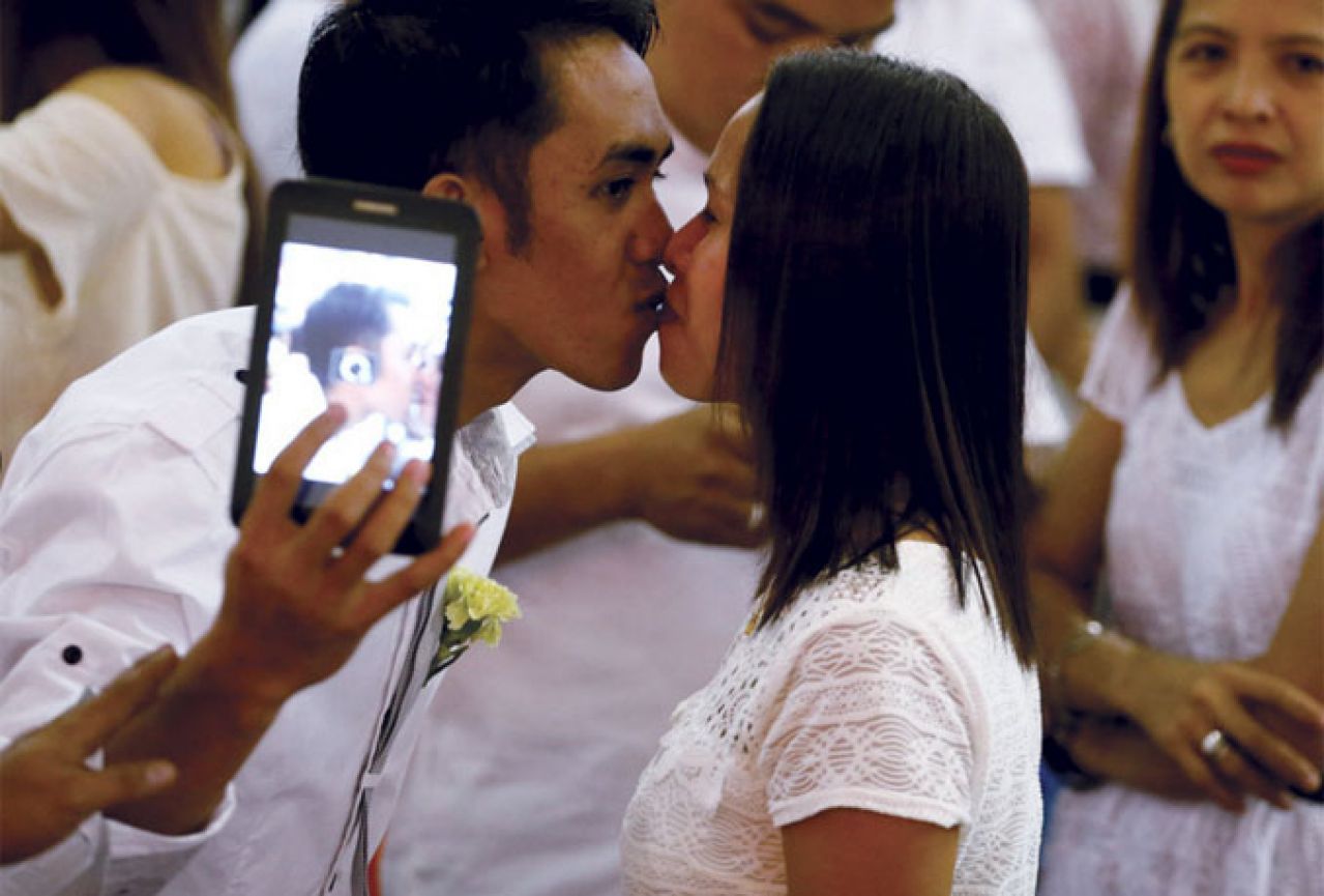 Stotine parova na masovnim vjenčanjima na Filipinima